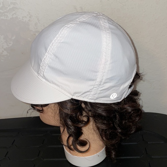 Lululemon - Picture 2 of 5